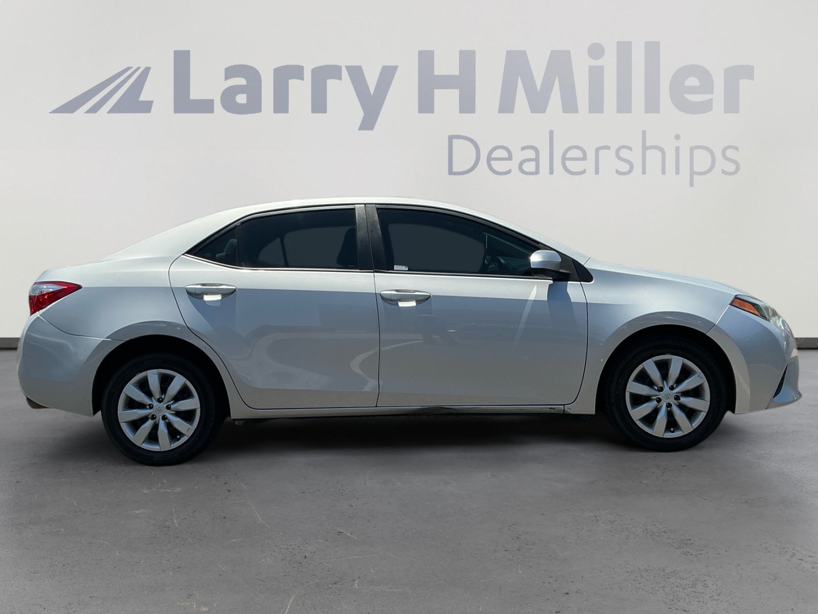 Used 2014 Toyota Corolla LE FWD image 6
