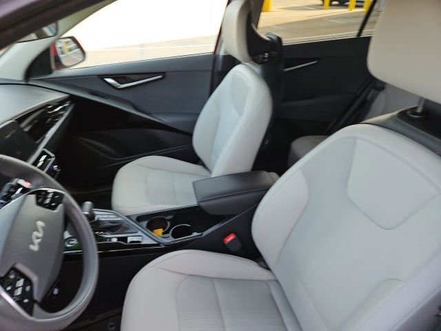 Used 2025 Kia Niro EX image 14