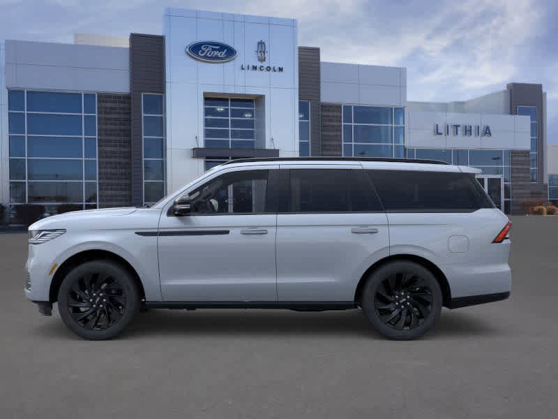 New 2025 Lincoln Navigator Reserve w/ Jet Appearance Package image 3