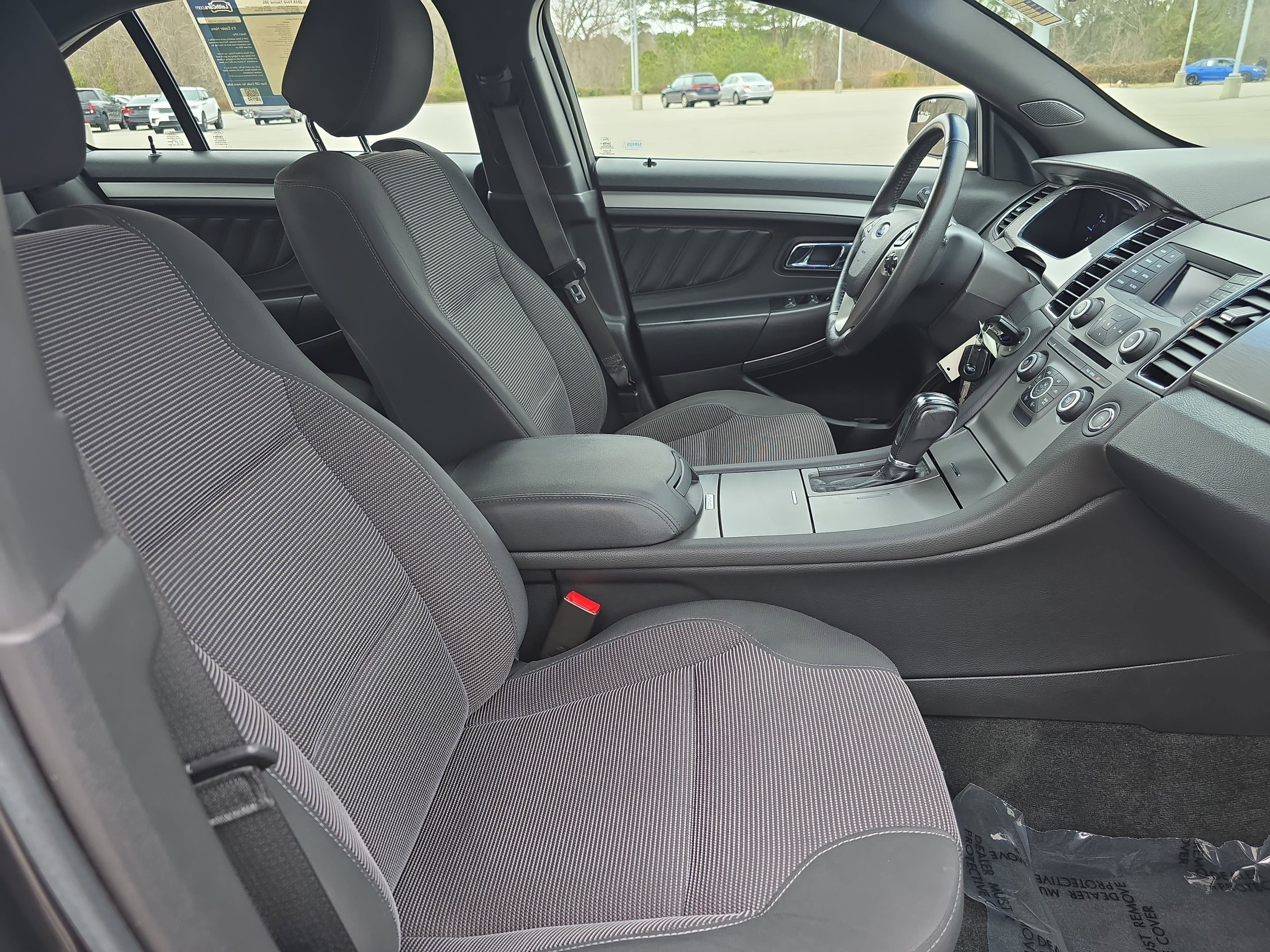 Used 2016 Ford Taurus SEL image 10