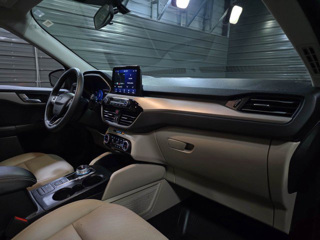 Used 2022 Ford Escape SEL w/ Technology Package image 12