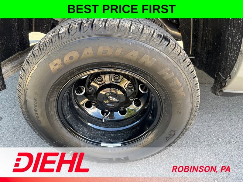 New 2026 RAM 3500 Laramie AWD/4WD image 9