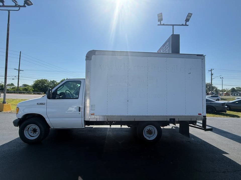 Used 2006 Ford E-350 and Econoline 350 Super Duty RWD image 7