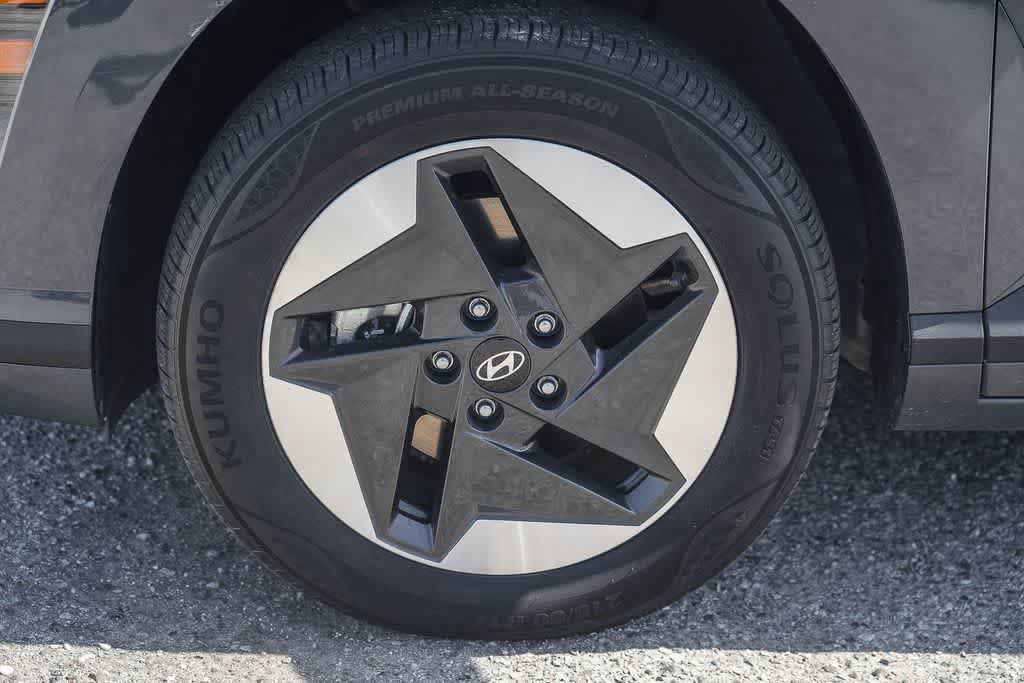 Used 2024 Hyundai Kona SEL FWD image 11