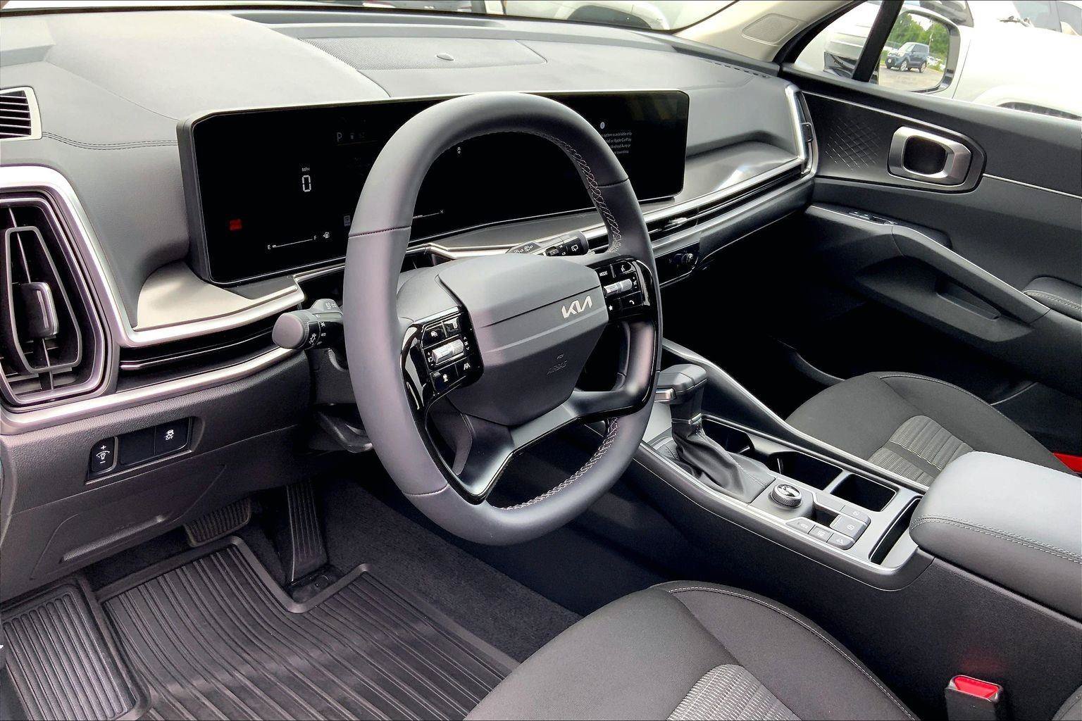 Used 2026 Kia Sorento LX FWD image 11