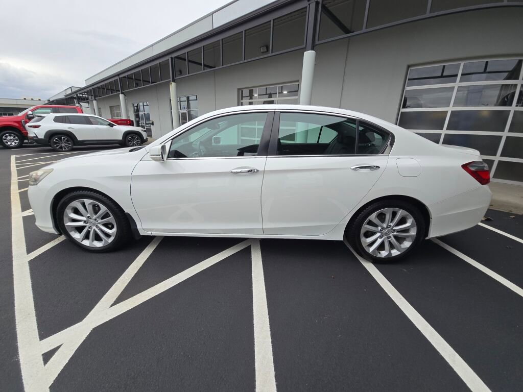Used 2014 Honda Accord Touring image 9