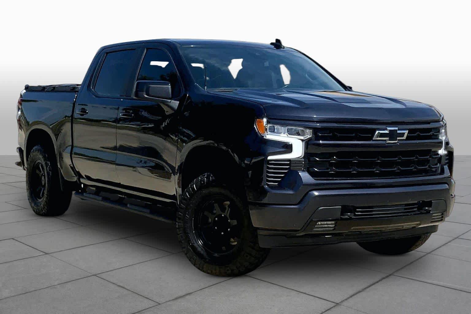Used 2022 Chevrolet Silverado 1500 RST AWD/4WD image 3
