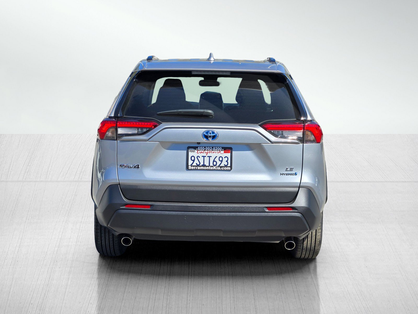 Used 2024 Toyota RAV4 LE AWD/4WD image 5
