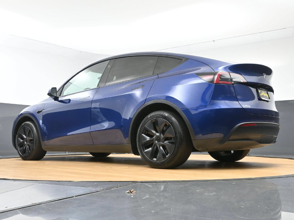 Used 2025 Tesla Model Y Long Range RWD image 53