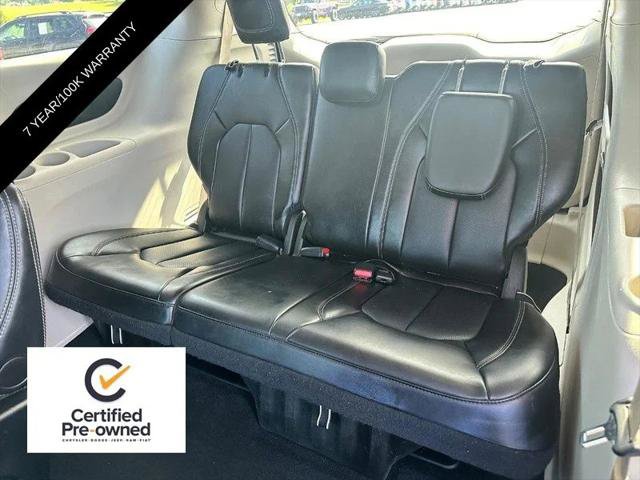 Certified 2024 Chrysler Pacifica Touring-L FWD image 11
