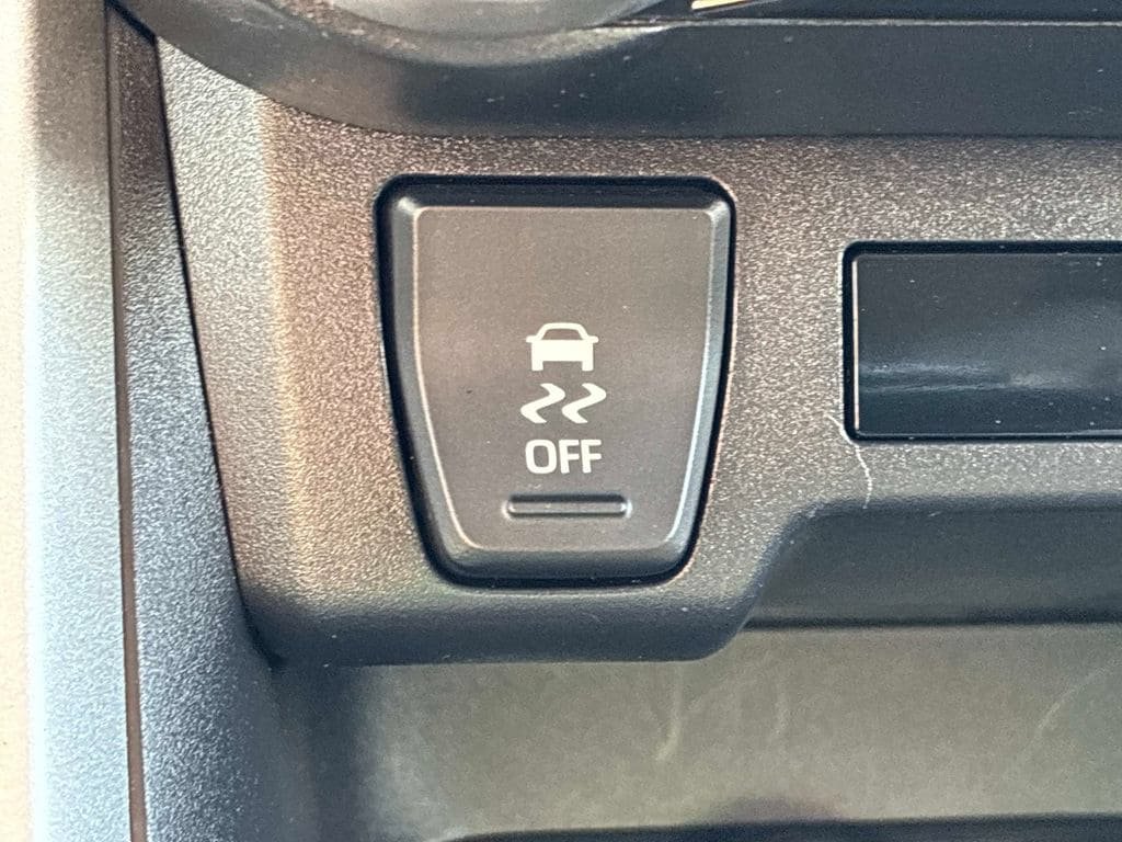 Used 2024 Toyota RAV4 LE AWD/4WD image 30