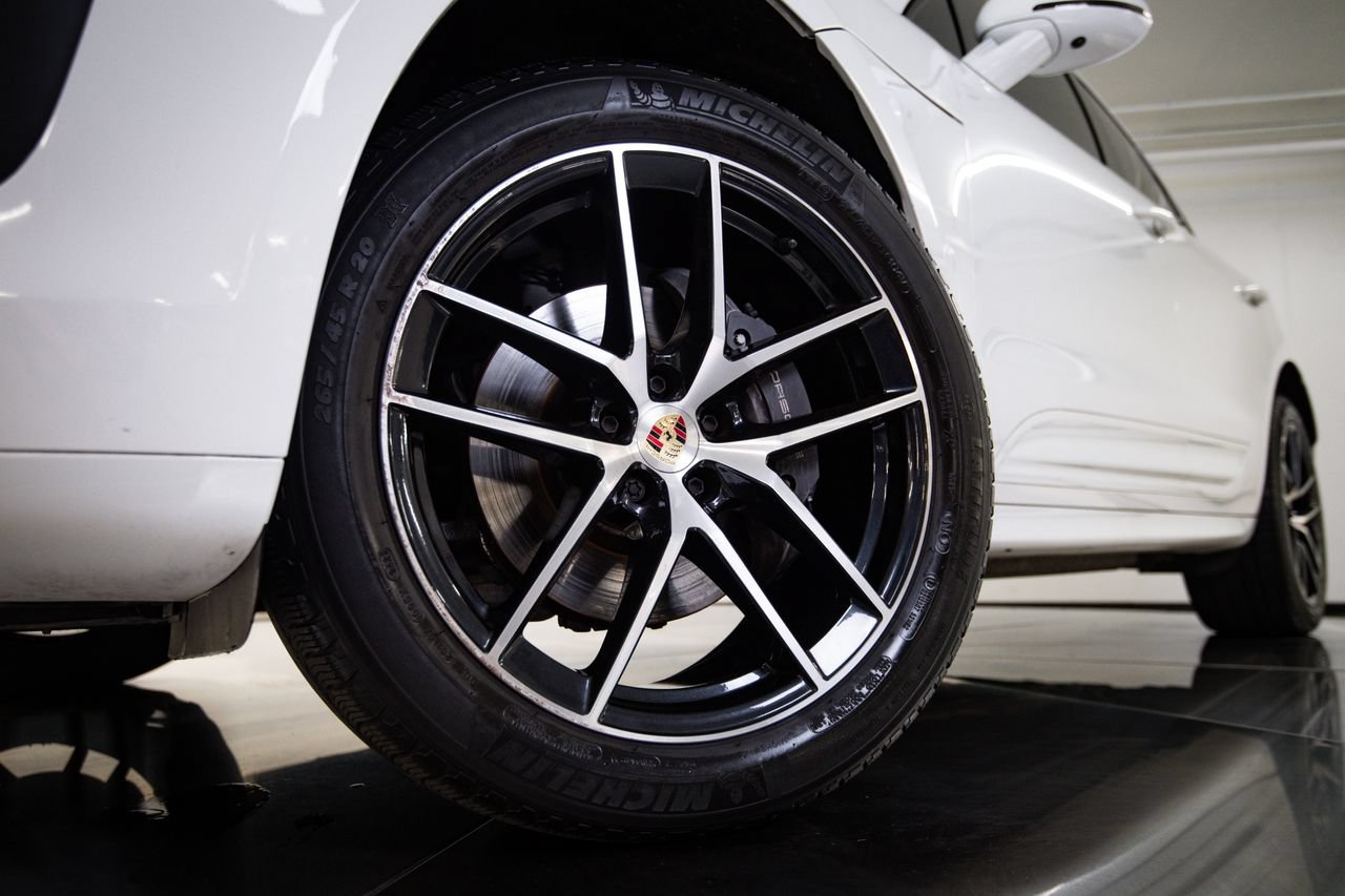 Certified 2023 Porsche Macan AWD/4WD image 12