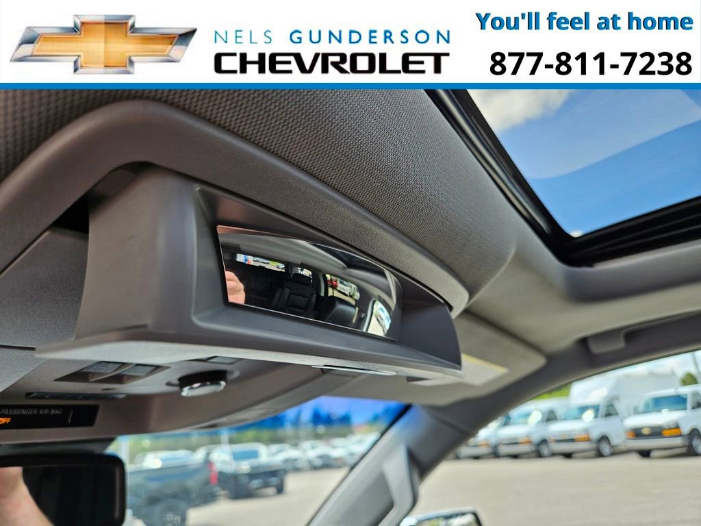 Used 2018 Chevrolet Suburban Premier image 40