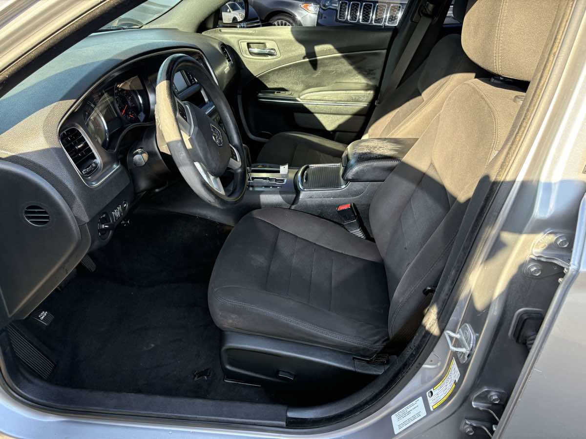Used 2014 Dodge Charger SE RWD image 15