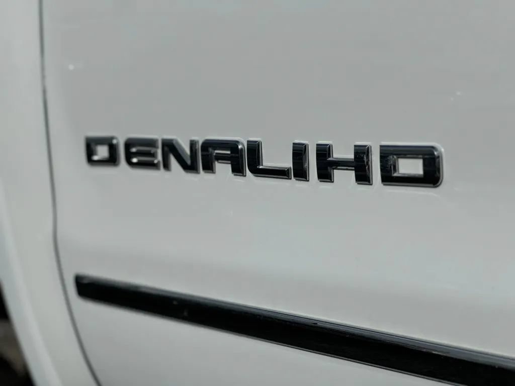 Used 2016 GMC Sierra 2500 Denali w/ Duramax Plus Package AWD/4WD image 49