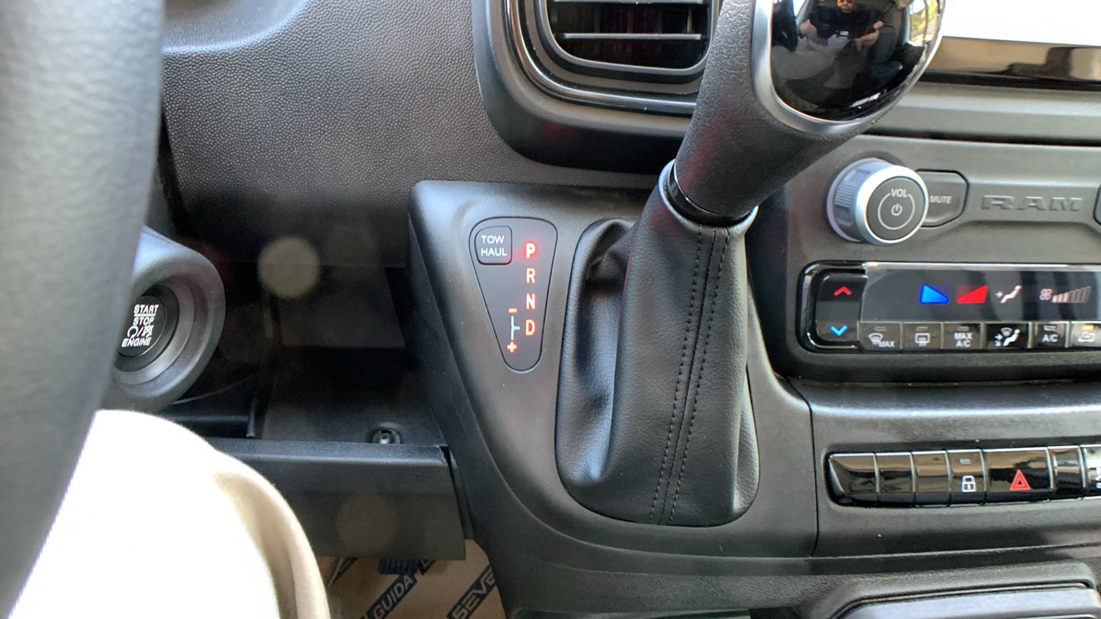 New 2026 RAM ProMaster 2500 w/ Convenience Group FWD image 18