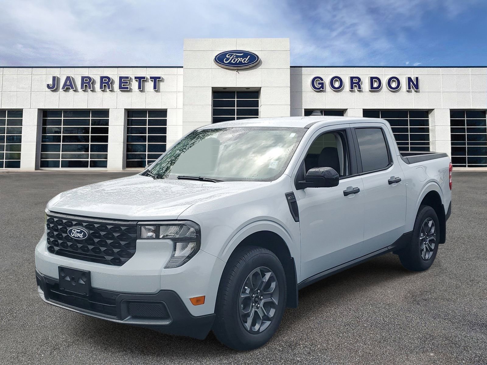 Certified 2025 Ford Maverick XLT w/ Equipment Group 301A image 2