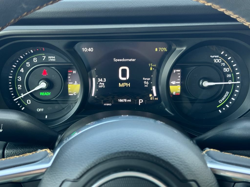 Used 2024 Jeep Wrangler Unlimited Sahara w/ Technology Group AWD/4WD image 22
