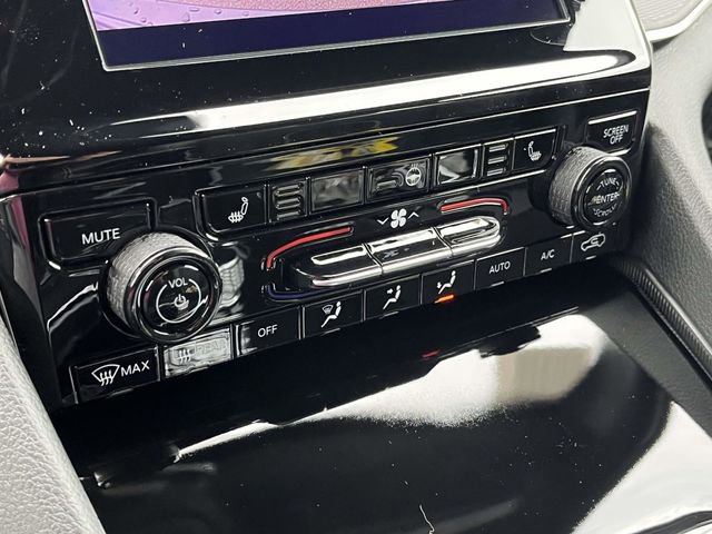 New 2025 Jeep Grand Cherokee Altitude image 24