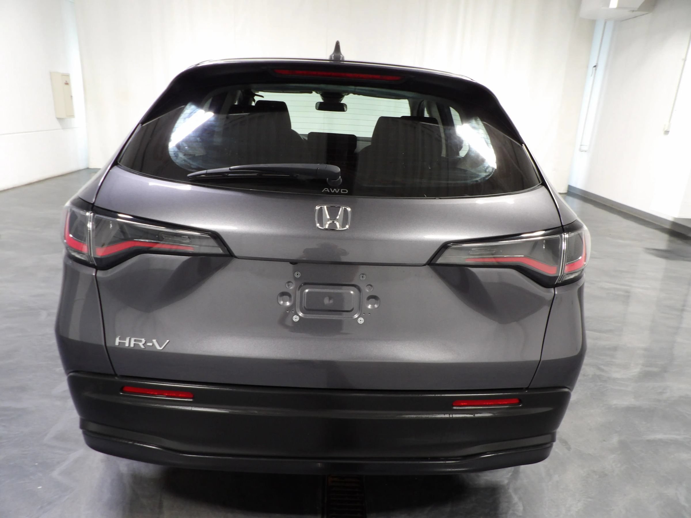 Used 2025 Honda HR-V LX image 5