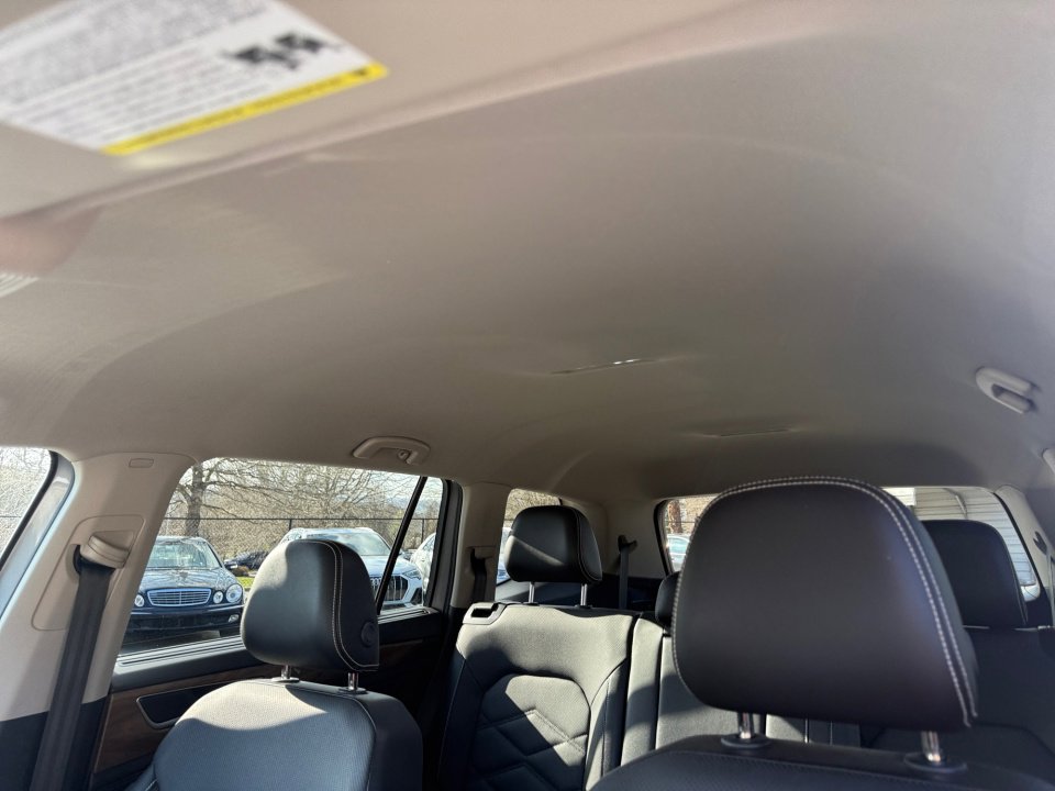 Used 2024 Volkswagen Atlas SE image 25