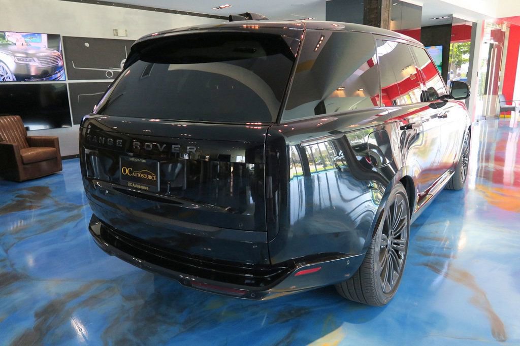 Used 2025 Land Rover Range Rover SE AWD/4WD image 34