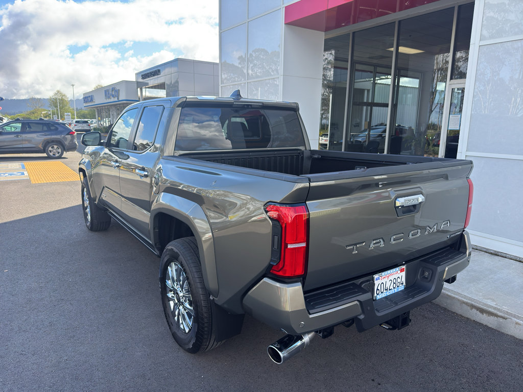 Used 2025 Toyota Tacoma Limited image 13