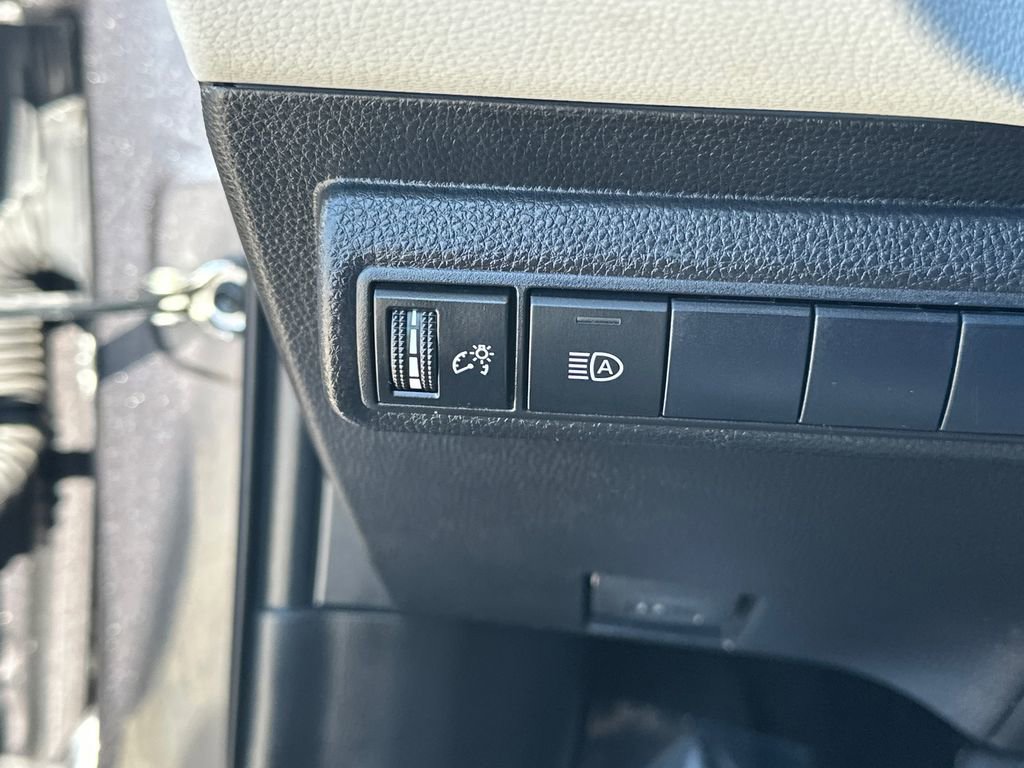 Used 2021 Toyota Corolla XSE image 19