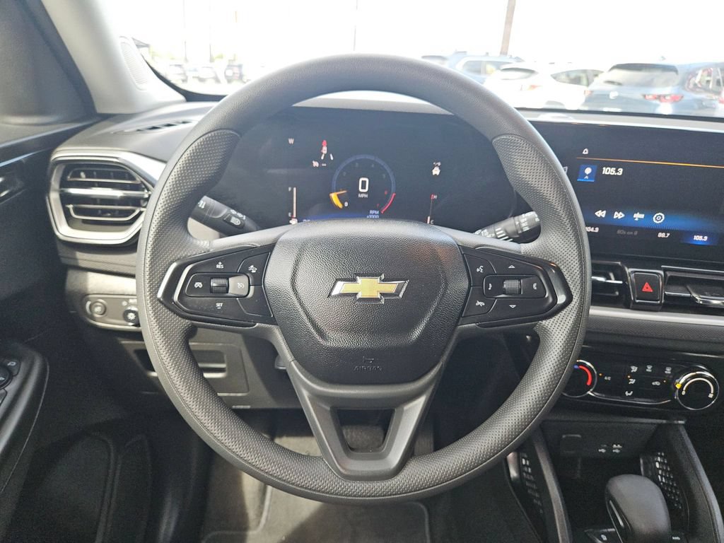 Used 2025 Chevrolet TrailBlazer LT AWD/4WD image 23