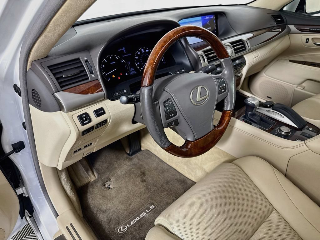 Used 2016 Lexus LS 460 L RWD image 9
