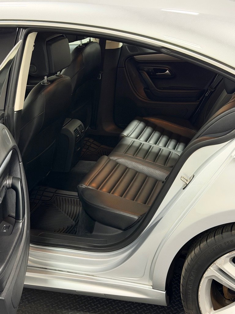 Used 2015 Volkswagen CC R-Line image 9