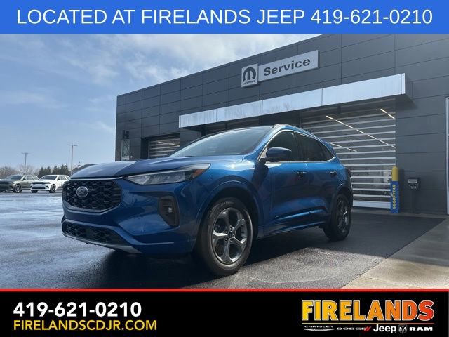 Used 2023 Ford Escape ST-Line Select AWD/4WD image 3