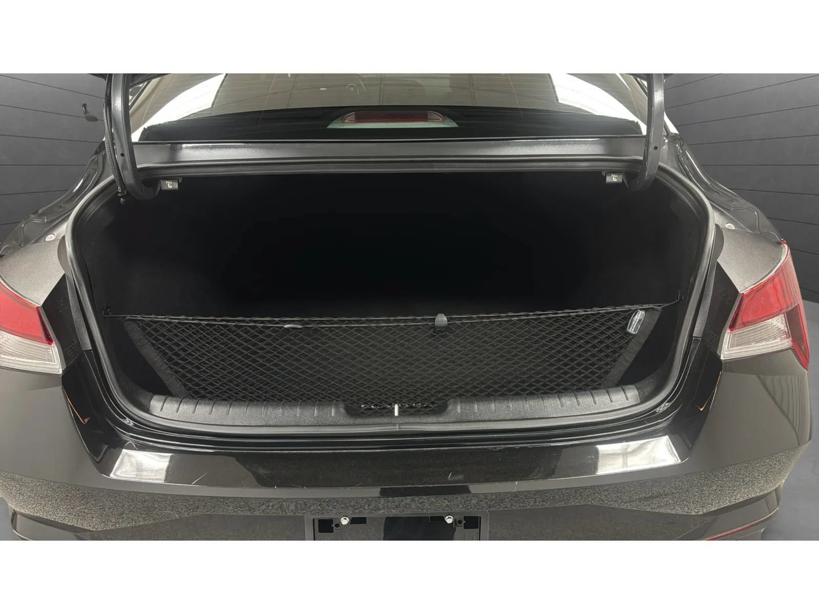 Used 2023 Hyundai Elantra SEL w/ Convenience Package FWD image 31