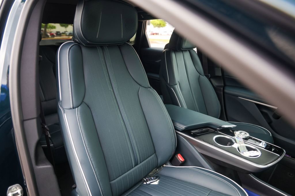 Certified 2024 Cadillac Lyriq Luxury w/ Nappa Leather Package image 30