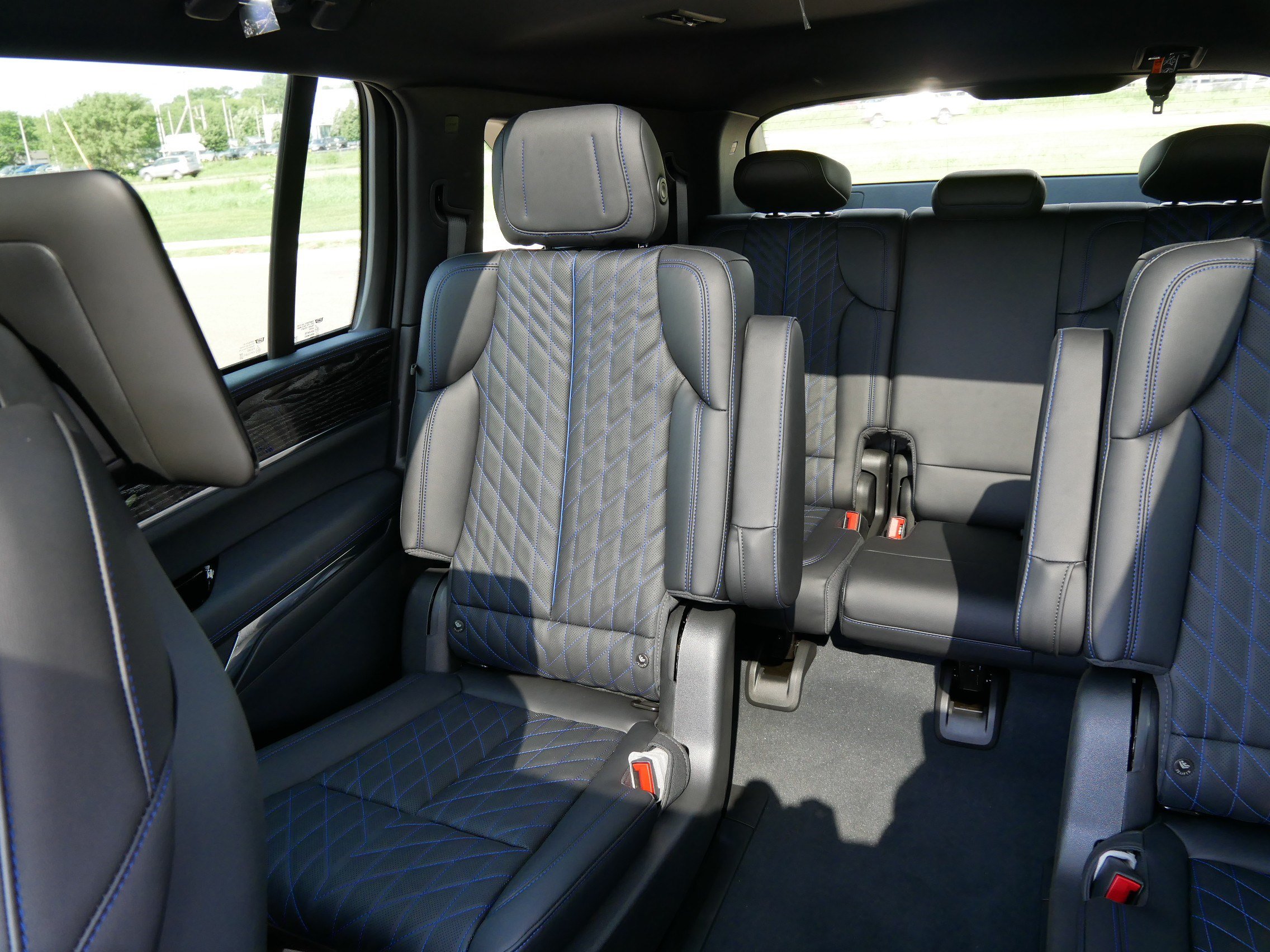 Used 2026 Cadillac Escalade IQ Sport 1 w/ LPO, Floor Liner Package AWD/4WD image 10