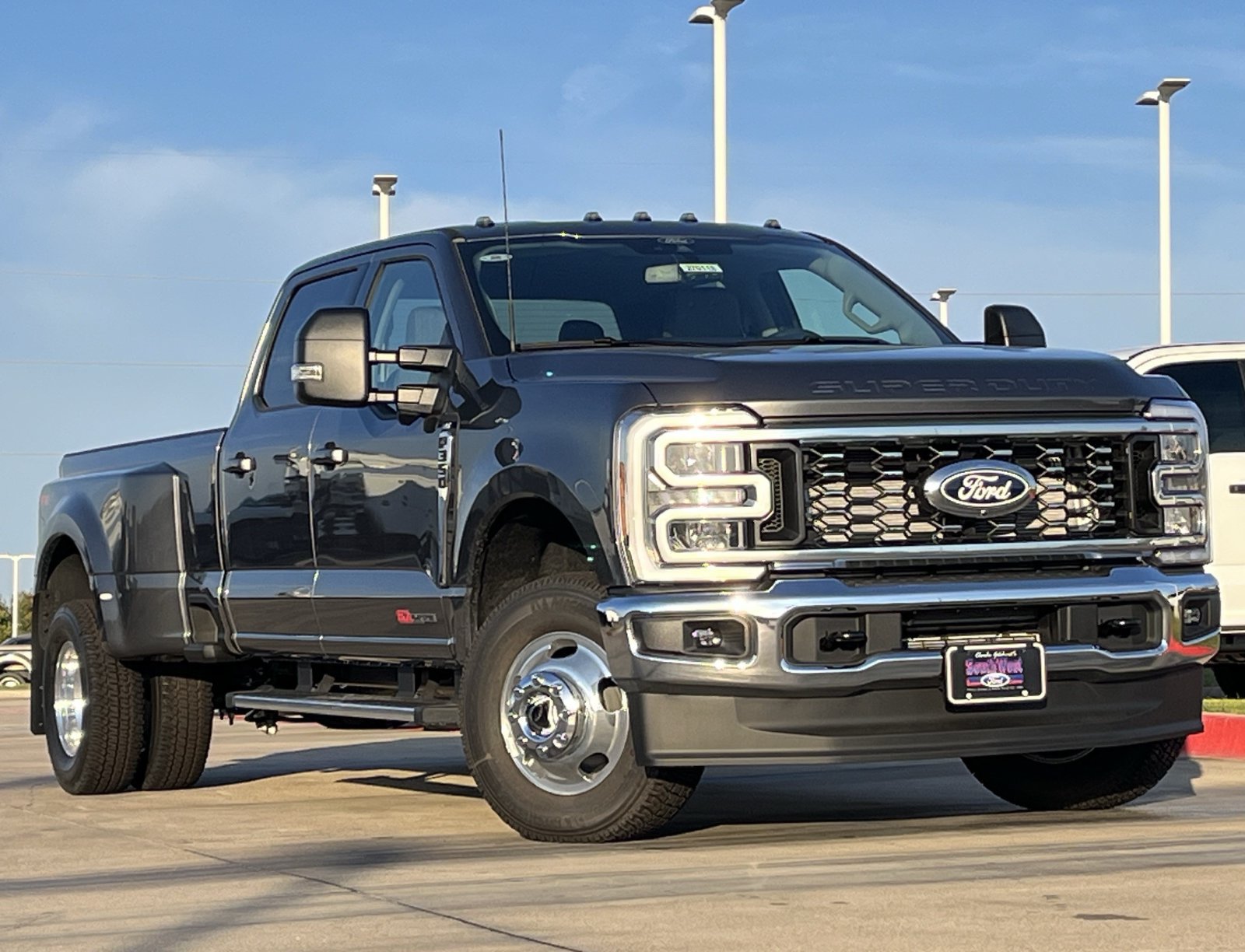 New 2027 Ford F350 XLT w/ XLT Premium Package AWD/4WD image 2