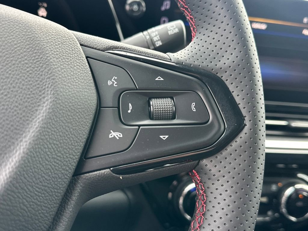 New 2026 Chevrolet Trax RS w/ Sunroof Package image 20