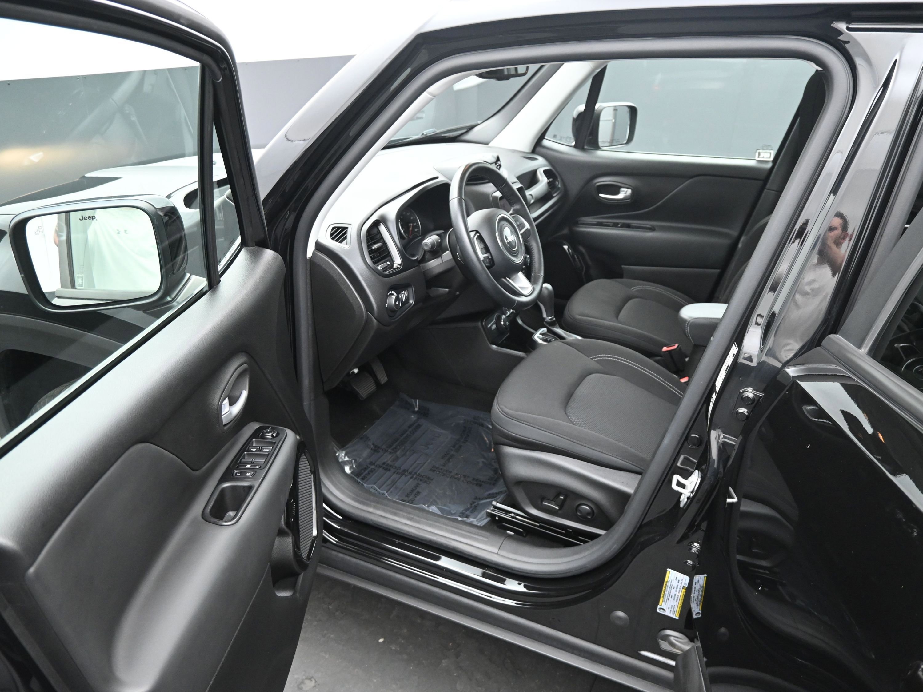 Used 2023 Jeep Renegade Altitude w/ Sun/Sound Group image 12