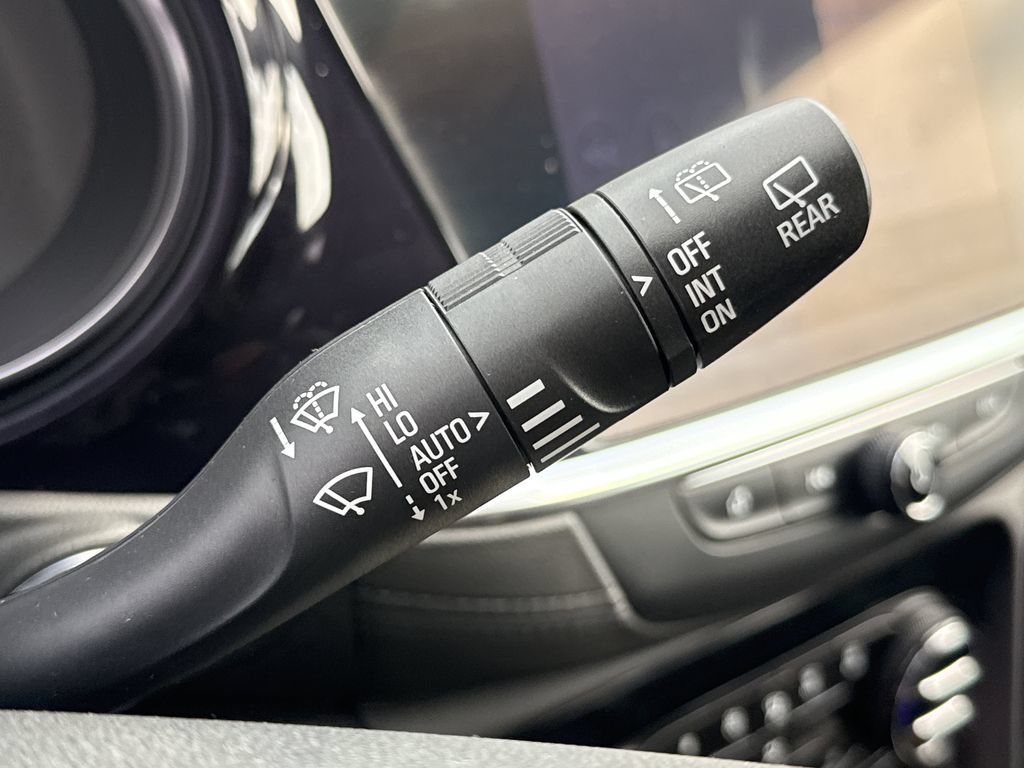 Used 2022 Buick Encore GX Essence w/ Advanced Technology Package FWD image 14