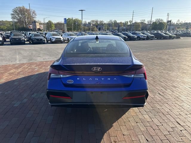Used 2024 Hyundai Elantra SEL w/ Convenience Package image 13