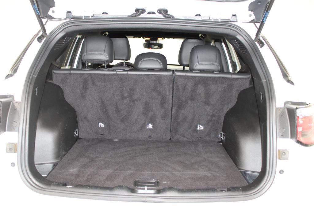 Used 2025 Jeep Compass Trailhawk AWD/4WD image 14