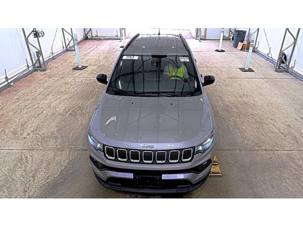 Used 2023 Jeep Compass Latitude AWD/4WD image 2