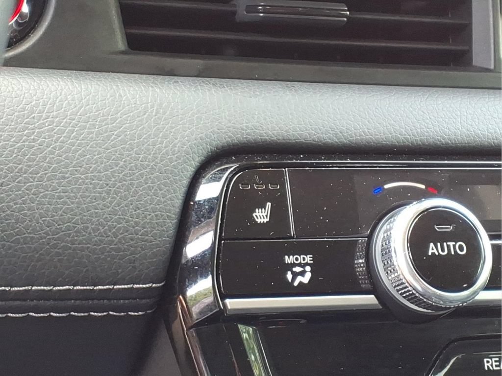 Used 2023 Honda Pilot Touring image 7