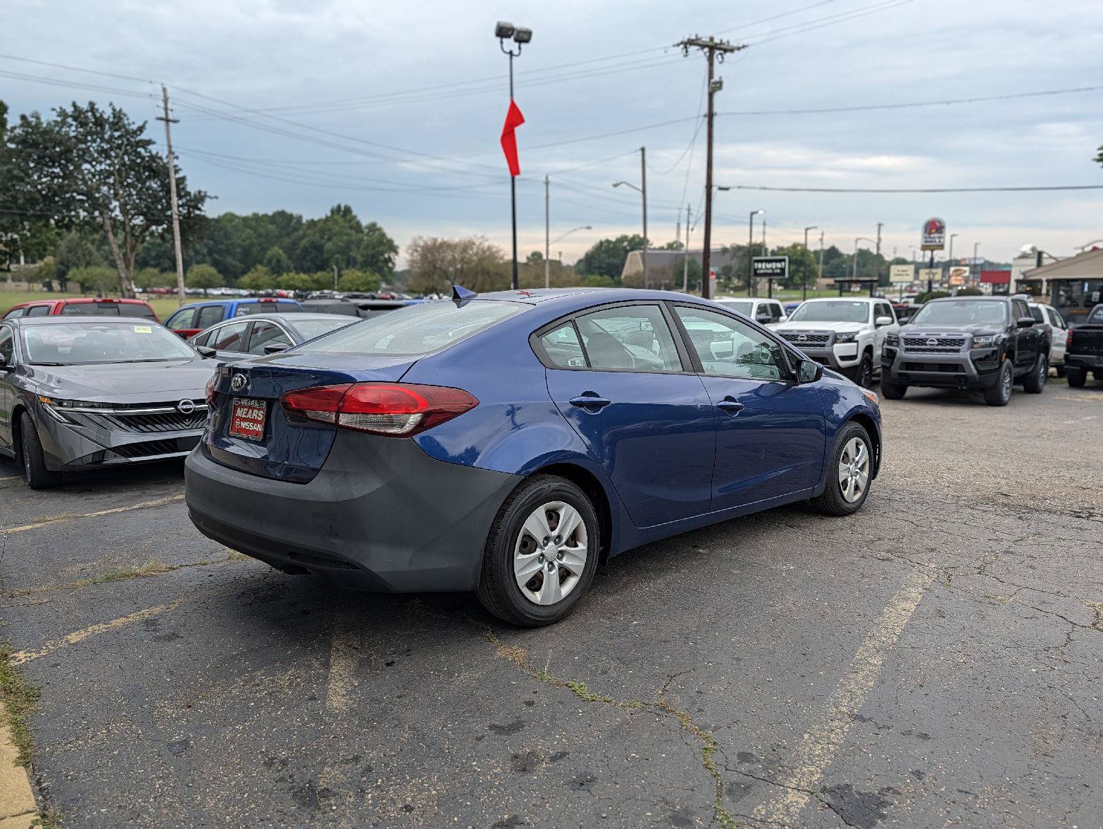 Used 2017 Kia Forte LX FWD image 12