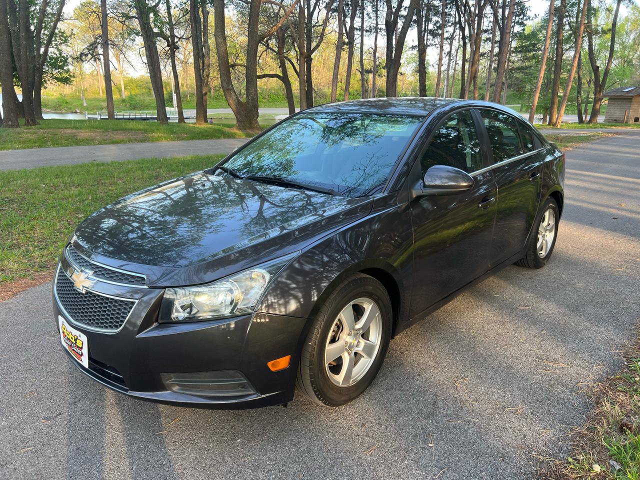 Used 2014 Chevrolet Cruze LT FWD image 2