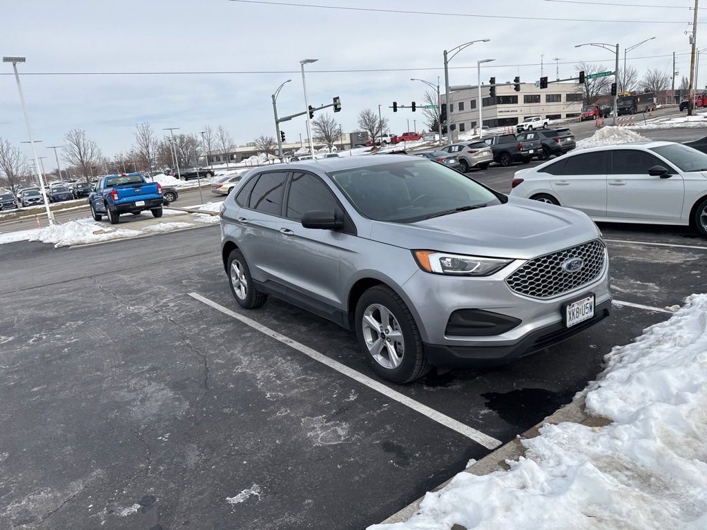 Used 2024 Ford Edge SE