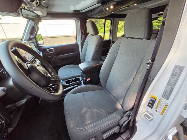 Used 2024 Jeep Wrangler Unlimited AWD/4WD image 15