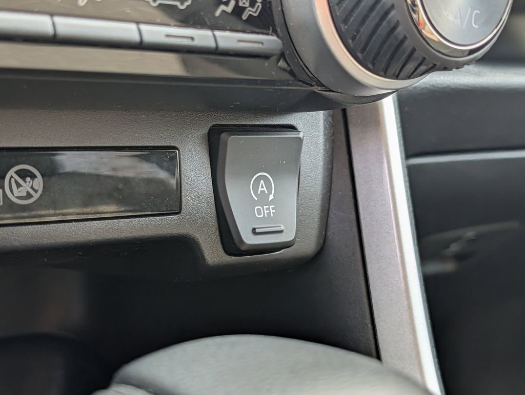 Used 2025 Toyota RAV4 XLE w/ Convenience Package image 54