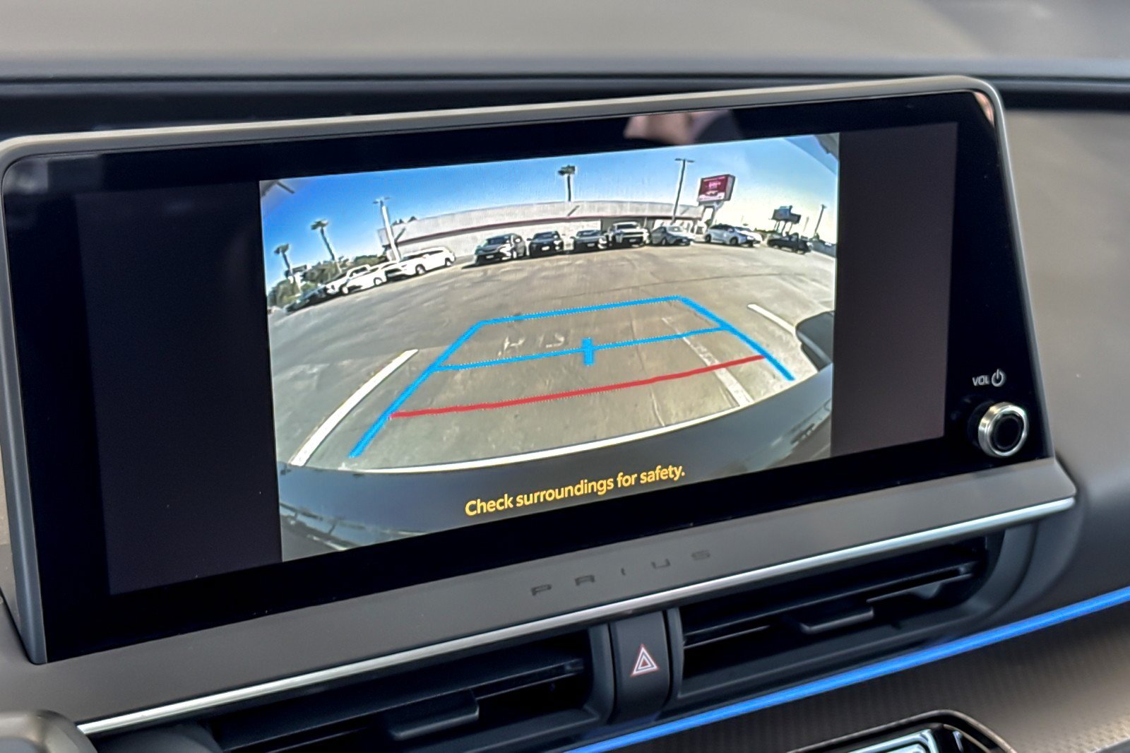 Certified 2025 Toyota Prius XLE FWD image 17