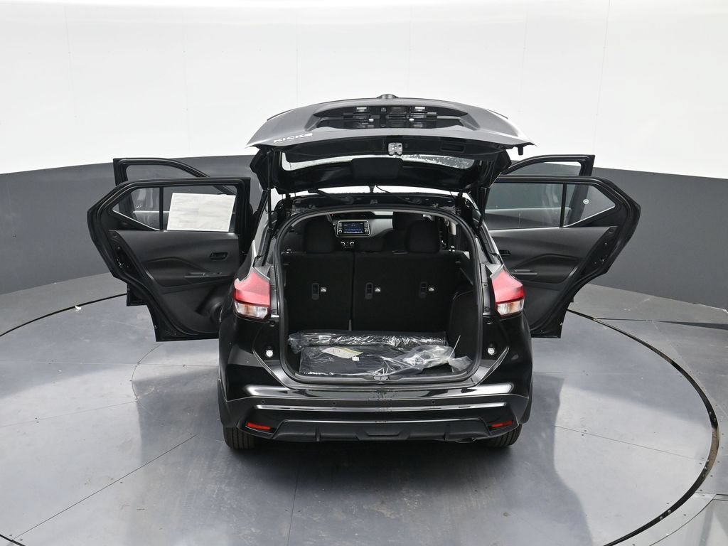 Certified 2025 Nissan Kicks Play S FWD image 36